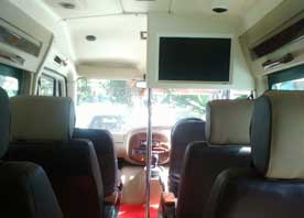 agra same day taj mahal tour by 11 seater deluxe tempo traveller